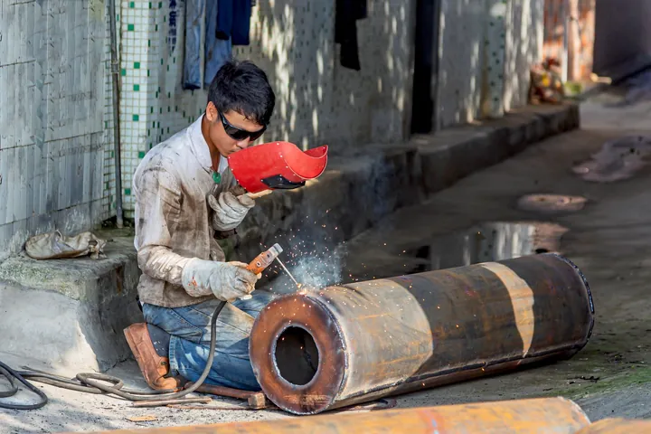Welding practice in a workshop